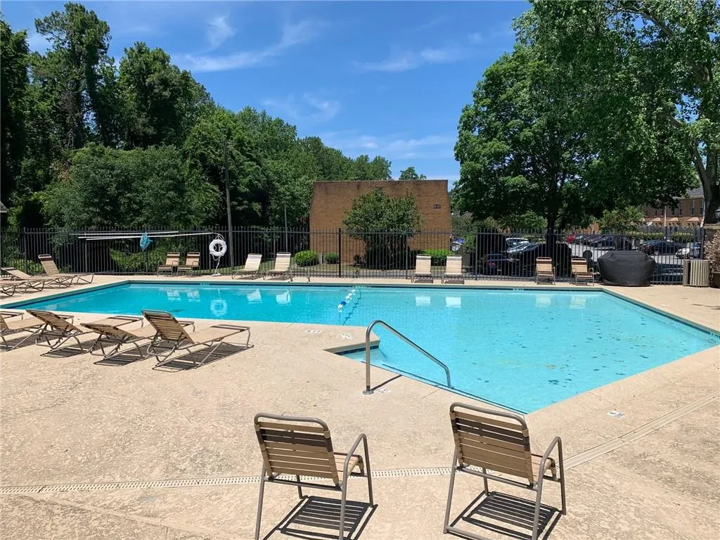 155 N River Drive Unit G, Sandy Springs, Georgia 30350, 2 Bedrooms Bedrooms, ,2 BathroomsBathrooms,Residential,Sold,155 N River Drive Unit G,6698548