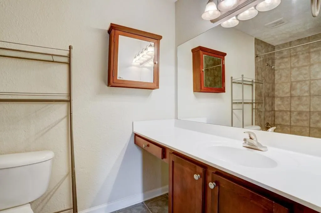 155 N River Drive Unit G, Sandy Springs, Georgia 30350, 2 Bedrooms Bedrooms, ,2 BathroomsBathrooms,Residential,Sold,155 N River Drive Unit G,6698548