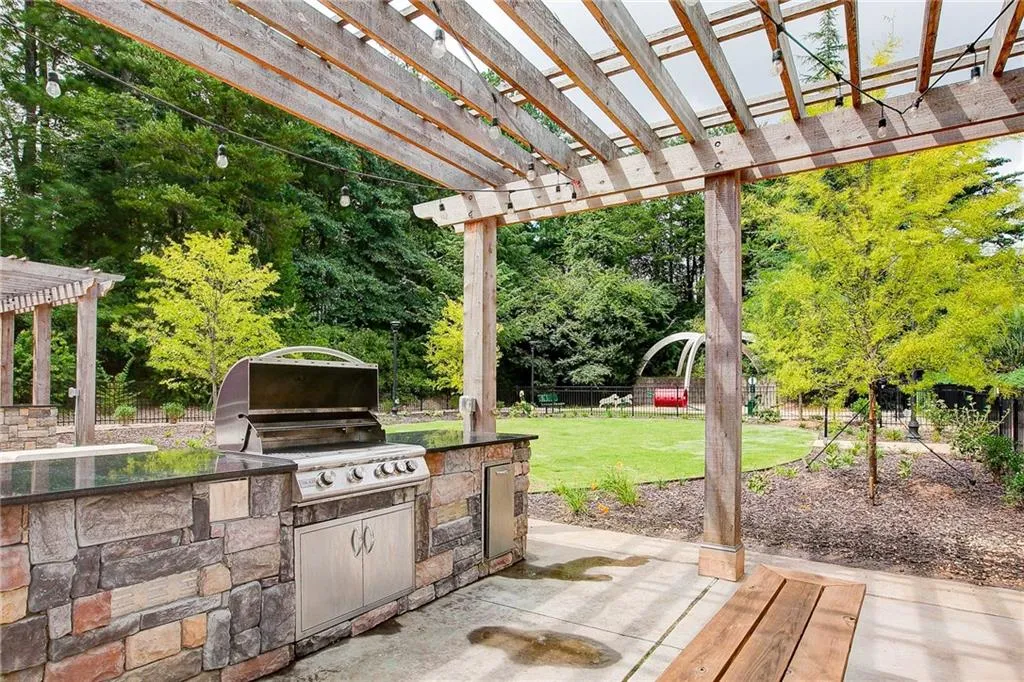 795 Hammond Drive Unit 2201, Sandy Springs, Georgia 30328, 2 Bedrooms Bedrooms, ,2 BathroomsBathrooms,Residential,Sold,795 Hammond Drive Unit 2201,6957433