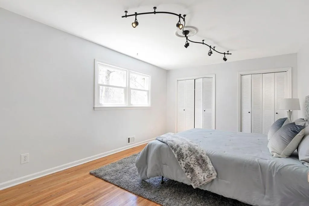 220 River Springs Drive, Sandy Springs, Georgia 30328, 4 Bedrooms Bedrooms, ,3 BathroomsBathrooms,Residential,Sold,220 River Springs Drive,7019546