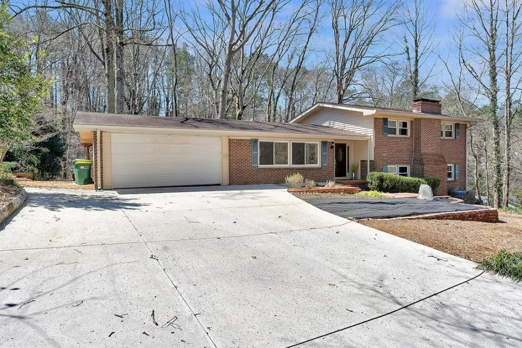 220 River Springs Drive, Sandy Springs, Georgia 30328, 4 Bedrooms Bedrooms, ,3 BathroomsBathrooms,Residential,Sold,220 River Springs Drive,7019546