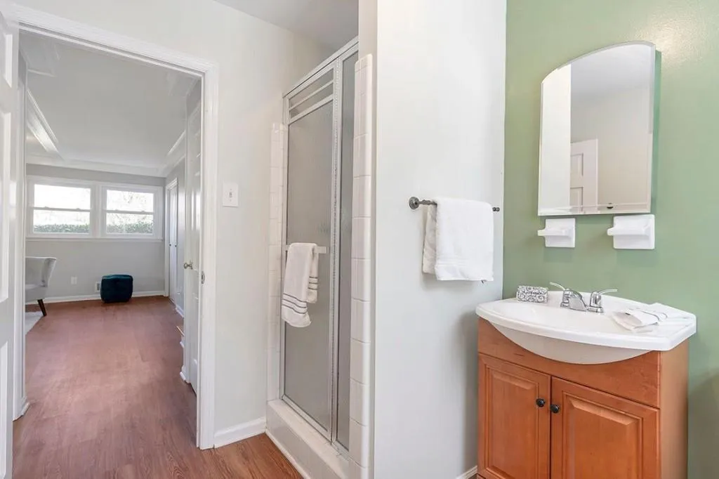 220 River Springs Drive, Sandy Springs, Georgia 30328, 4 Bedrooms Bedrooms, ,3 BathroomsBathrooms,Residential,Sold,220 River Springs Drive,7019546