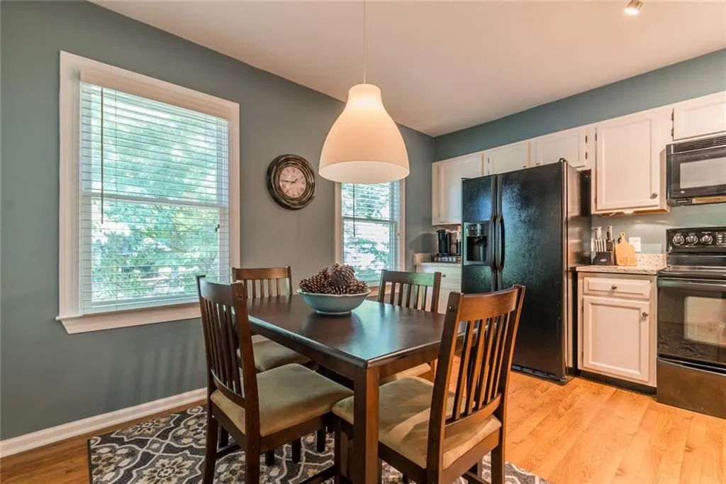 807 Abingdon Way, Atlanta, Georgia 30328, 2 Bedrooms Bedrooms, ,2 BathroomsBathrooms,Residential,Sold,807 Abingdon Way,6583672 807 Abingdon Way, Atlanta, Georgia 30328, 2 Bedrooms Bedrooms, ,2 BathroomsBathrooms,Residential,Sold,807 Abingdon Way,6583672