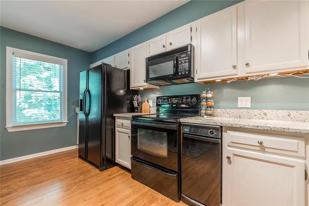 807 Abingdon Way, Atlanta, Georgia 30328, 2 Bedrooms Bedrooms, ,2 BathroomsBathrooms,Residential,Sold,807 Abingdon Way,6583672 807 Abingdon Way, Atlanta, Georgia 30328, 2 Bedrooms Bedrooms, ,2 BathroomsBathrooms,Residential,Sold,807 Abingdon Way,6583672