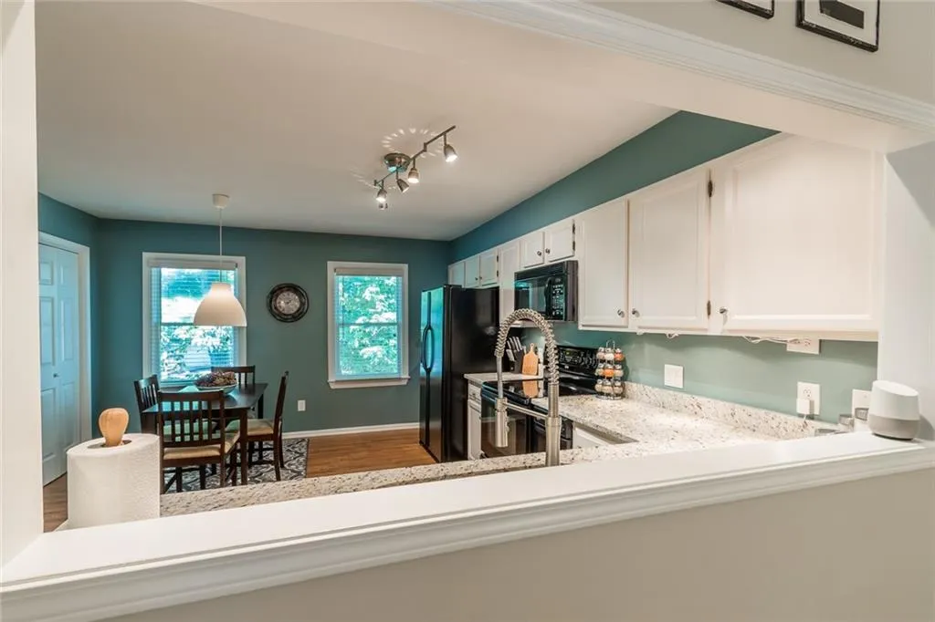 807 Abingdon Way, Atlanta, Georgia 30328, 2 Bedrooms Bedrooms, ,2 BathroomsBathrooms,Residential,Sold,807 Abingdon Way,6583672 807 Abingdon Way, Atlanta, Georgia 30328, 2 Bedrooms Bedrooms, ,2 BathroomsBathrooms,Residential,Sold,807 Abingdon Way,6583672