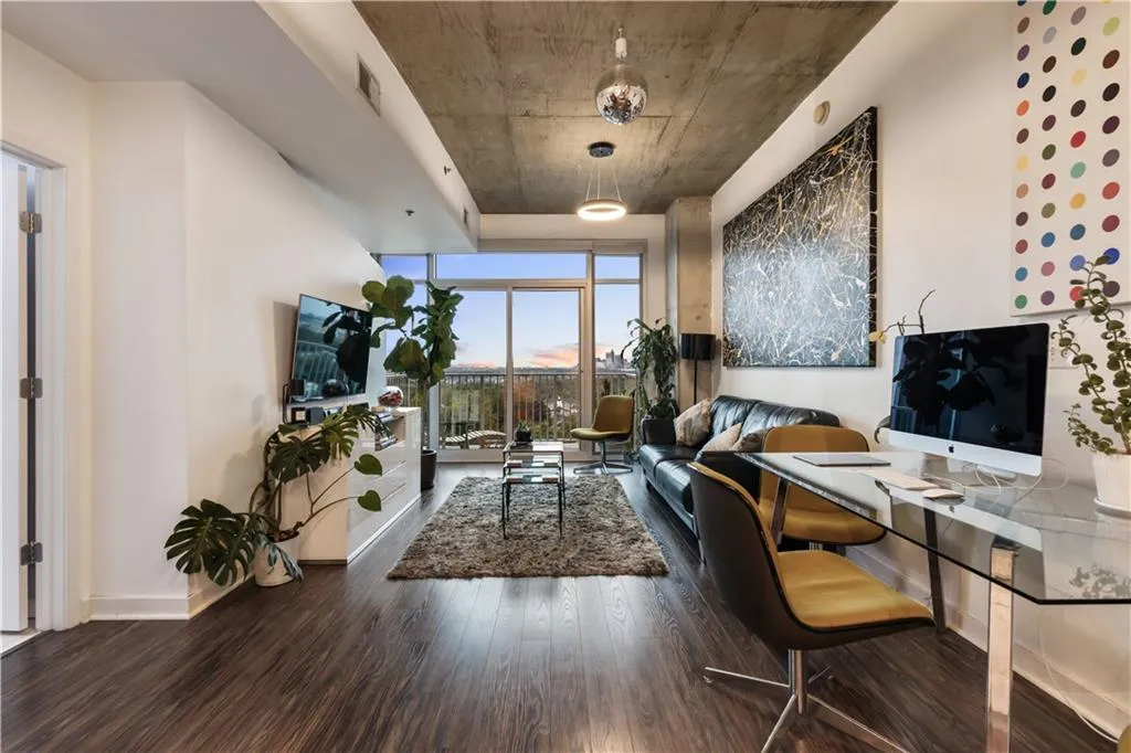 250 Pharr Road Ne Unit 1116, Atlanta, Georgia 30305, 1 Bedroom Bedrooms, ,1 BathroomBathrooms,Residential,For Sale,250 Pharr Road Ne Unit 1116,7623963