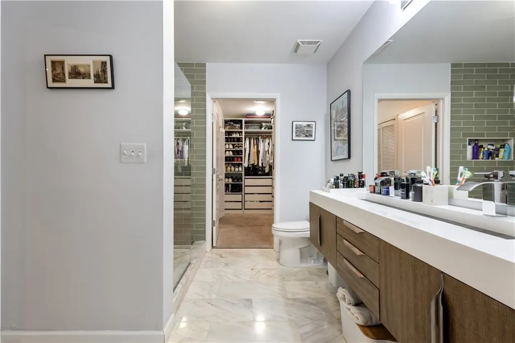 250 Pharr Road Ne Unit 1116, Atlanta, Georgia 30305, 1 Bedroom Bedrooms, ,1 BathroomBathrooms,Residential,For Sale,250 Pharr Road Ne Unit 1116,7623963