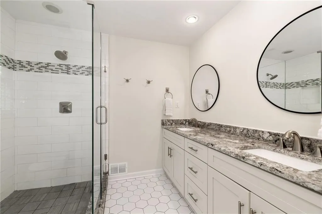 6780 River Springs Lane, Atlanta, Georgia 30328, 5 Bedrooms Bedrooms, ,3 BathroomsBathrooms,Residential,Sold,6780 River Springs Lane,7442183