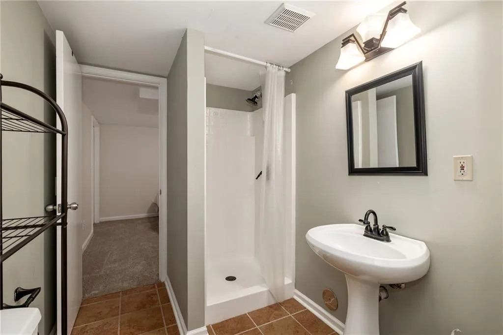6780 River Springs Lane, Atlanta, Georgia 30328, 5 Bedrooms Bedrooms, ,3 BathroomsBathrooms,Residential,Sold,6780 River Springs Lane,7442183