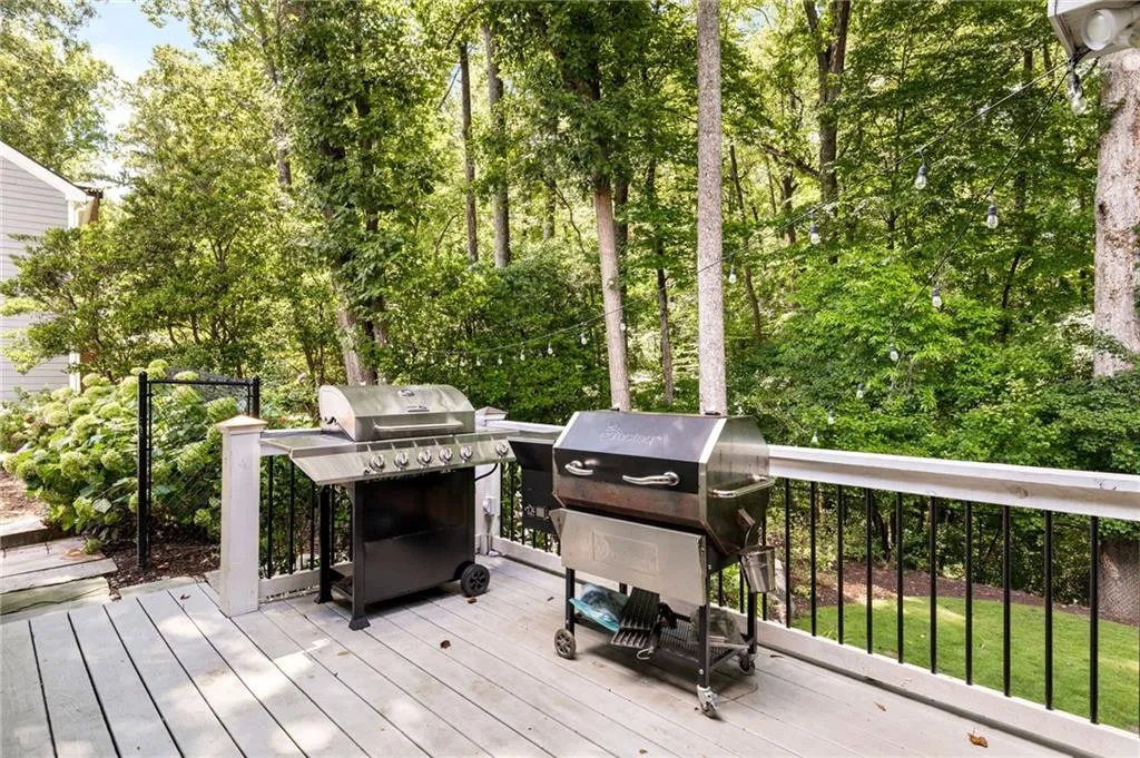 6780 River Springs Lane, Atlanta, Georgia 30328, 5 Bedrooms Bedrooms, ,3 BathroomsBathrooms,Residential,Sold,6780 River Springs Lane,7442183