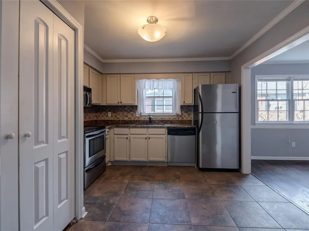 6520 Roswell Road Unit 33, Atlanta, Georgia 30328, 3 Bedrooms Bedrooms, ,2 BathroomsBathrooms,Residential,Sold,6520 Roswell Road Unit 33,6092622