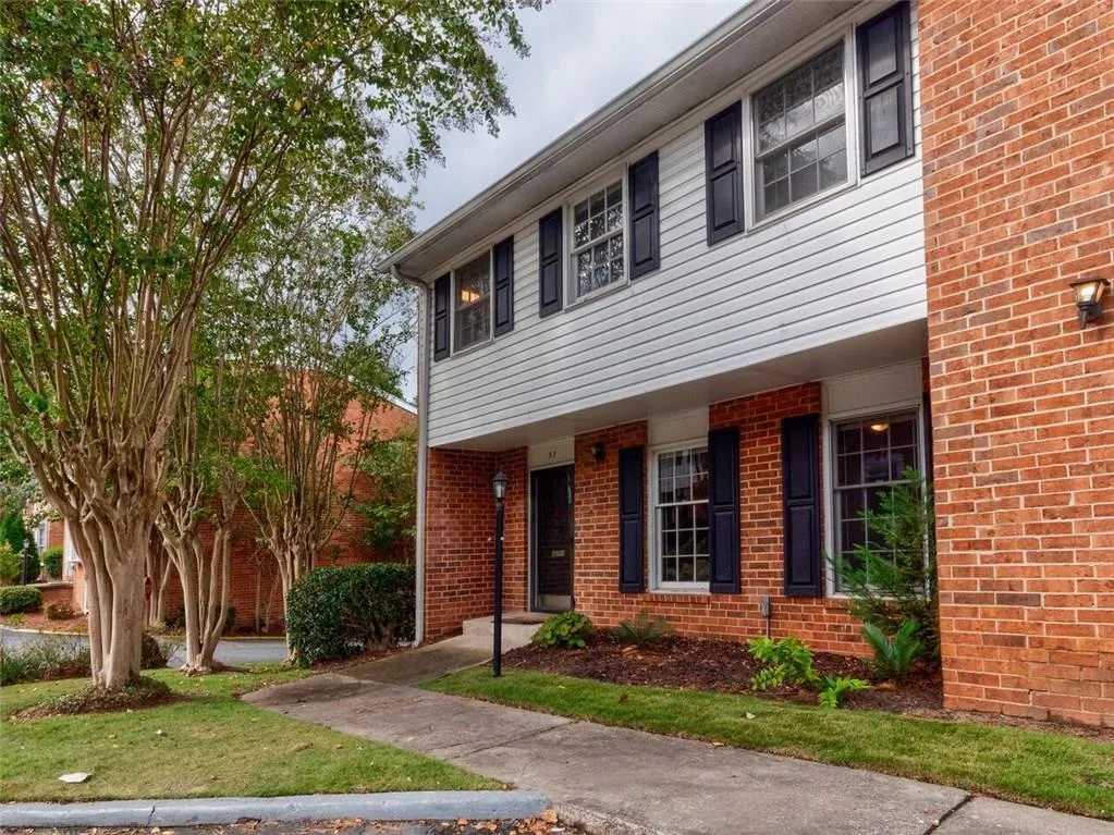 6520 Roswell Road Unit 33, Atlanta, Georgia 30328, 3 Bedrooms Bedrooms, ,2 BathroomsBathrooms,Residential,Sold,6520 Roswell Road Unit 33,6092622