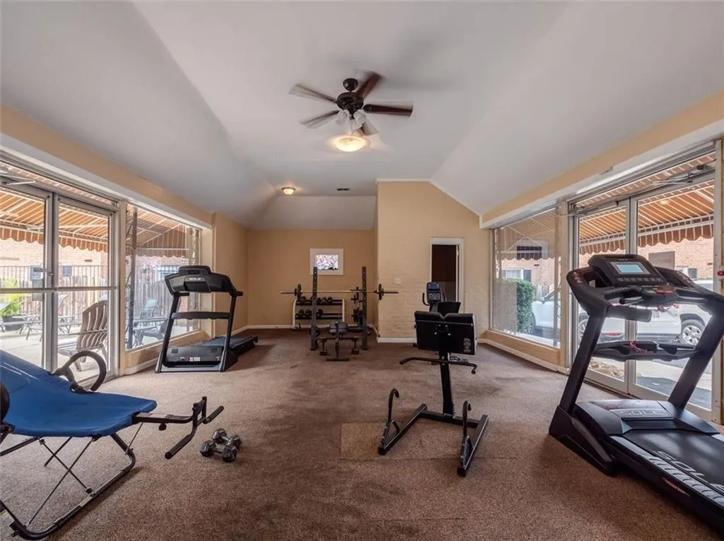 6520 Roswell Road Unit 33, Atlanta, Georgia 30328, 3 Bedrooms Bedrooms, ,2 BathroomsBathrooms,Residential,Sold,6520 Roswell Road Unit 33,6092622