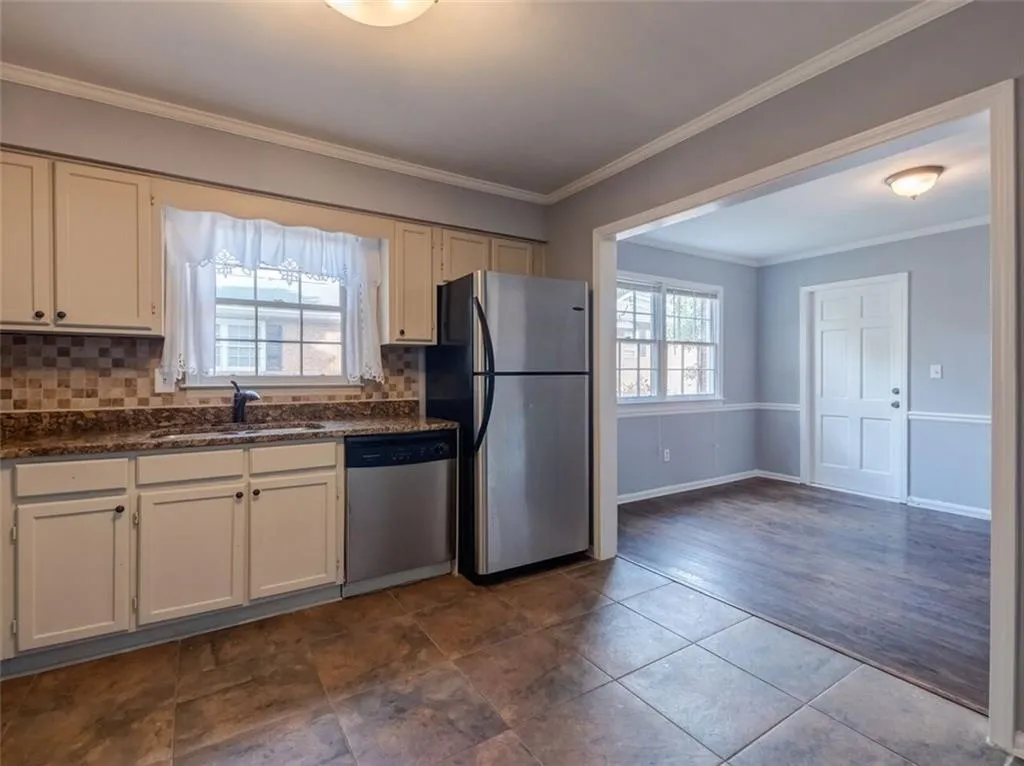 6520 Roswell Road Unit 33, Atlanta, Georgia 30328, 3 Bedrooms Bedrooms, ,2 BathroomsBathrooms,Residential,Sold,6520 Roswell Road Unit 33,6092622