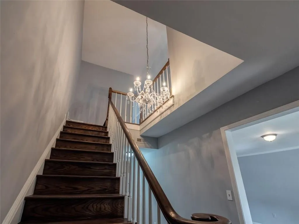 6520 Roswell Road Unit 33, Atlanta, Georgia 30328, 3 Bedrooms Bedrooms, ,2 BathroomsBathrooms,Residential,Sold,6520 Roswell Road Unit 33,6092622