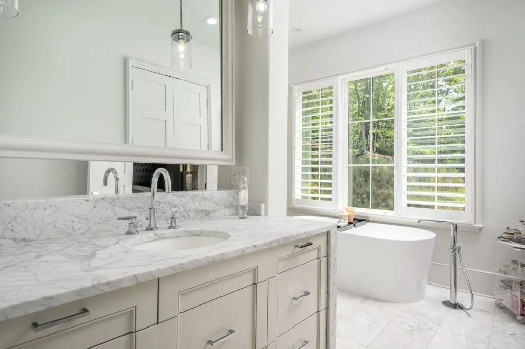 1845 Spalding Drive, Sandy Springs, Georgia 30350, 6 Bedrooms Bedrooms, ,6 BathroomsBathrooms,Residential,Sold,1845 Spalding Drive,7040385