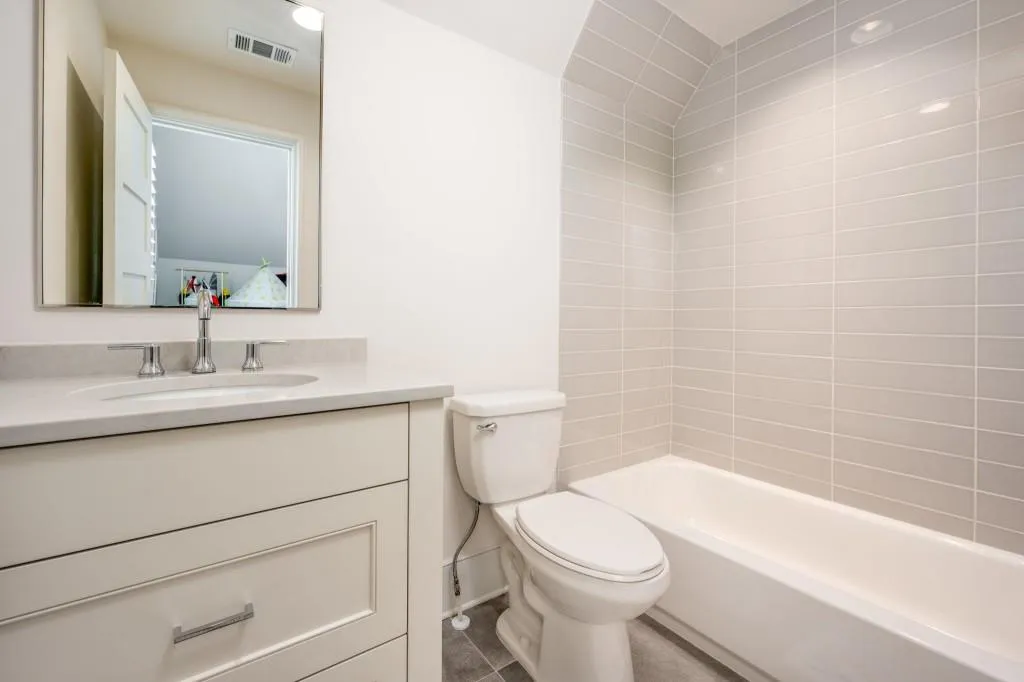 1845 Spalding Drive, Sandy Springs, Georgia 30350, 6 Bedrooms Bedrooms, ,6 BathroomsBathrooms,Residential,Sold,1845 Spalding Drive,7040385