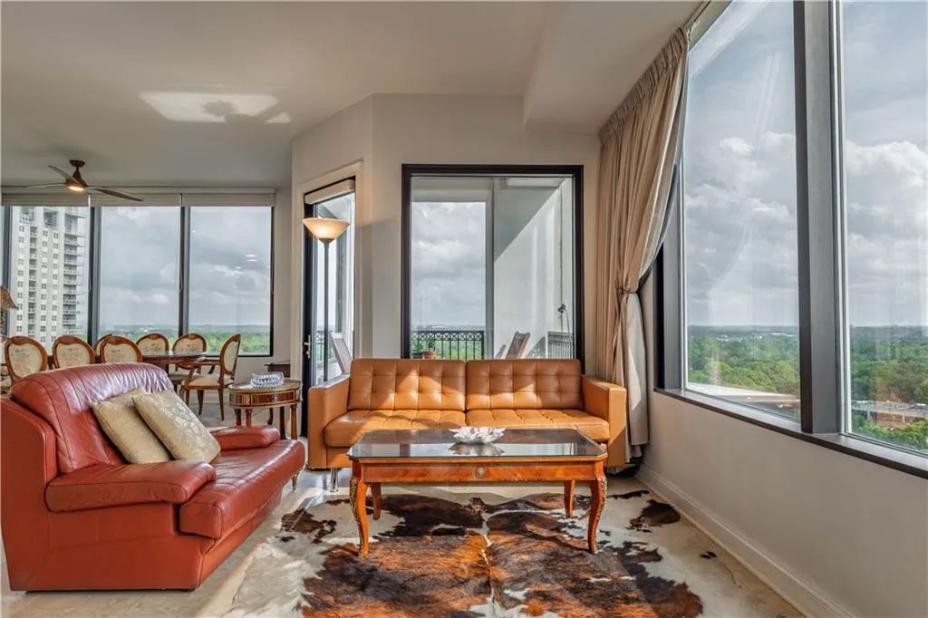 2828 Peachtree Road Nw Unit 1501, Atlanta, Georgia 30305, 2 Bedrooms Bedrooms, ,2 BathroomsBathrooms,Residential,For Sale,2828 Peachtree Road Nw Unit 1501,7576121