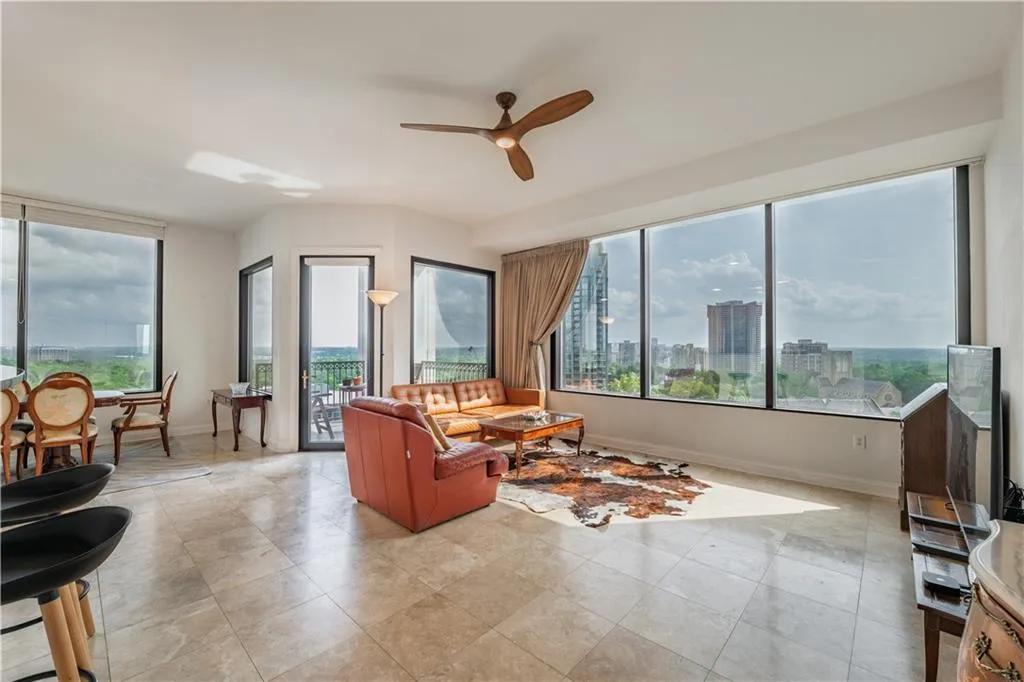2828 Peachtree Road Nw Unit 1501, Atlanta, Georgia 30305, 2 Bedrooms Bedrooms, ,2 BathroomsBathrooms,Residential,For Sale,2828 Peachtree Road Nw Unit 1501,7576121