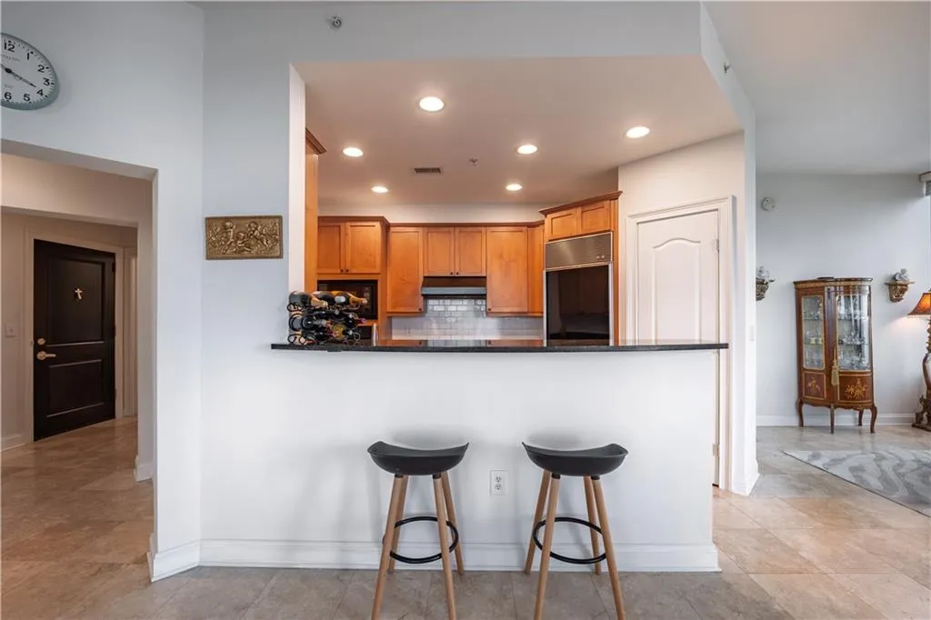 2828 Peachtree Road Nw Unit 1501, Atlanta, Georgia 30305, 2 Bedrooms Bedrooms, ,2 BathroomsBathrooms,Residential,For Sale,2828 Peachtree Road Nw Unit 1501,7576121