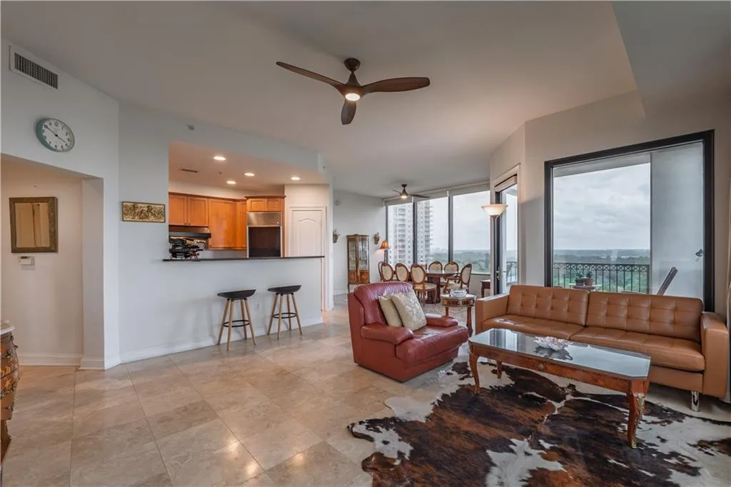 2828 Peachtree Road Nw Unit 1501, Atlanta, Georgia 30305, 2 Bedrooms Bedrooms, ,2 BathroomsBathrooms,Residential,For Sale,2828 Peachtree Road Nw Unit 1501,7576121