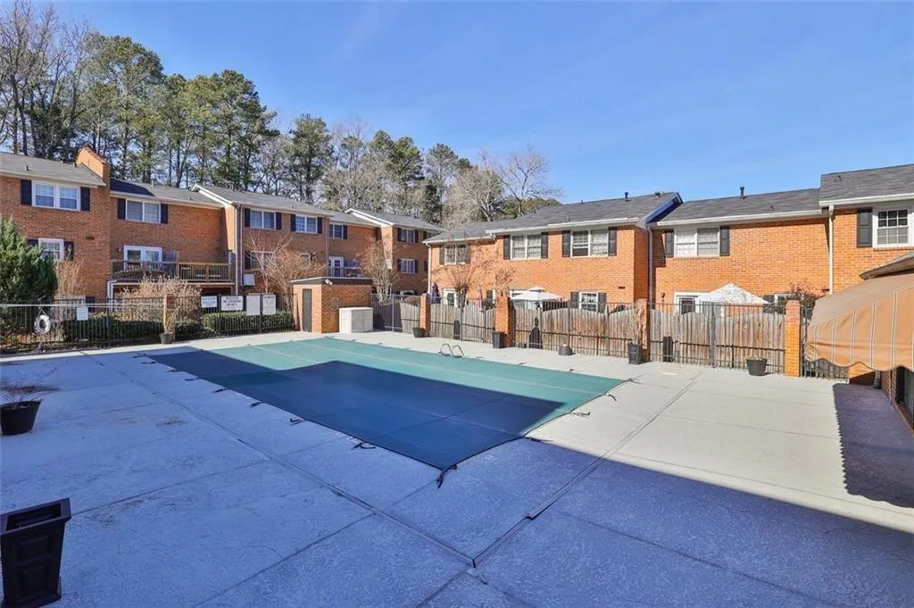 6520 Roswell Road Unit 77, Atlanta, Georgia 30328, 2 Bedrooms Bedrooms, ,1 BathroomBathrooms,Residential,Sold,6520 Roswell Road Unit 77,7429605