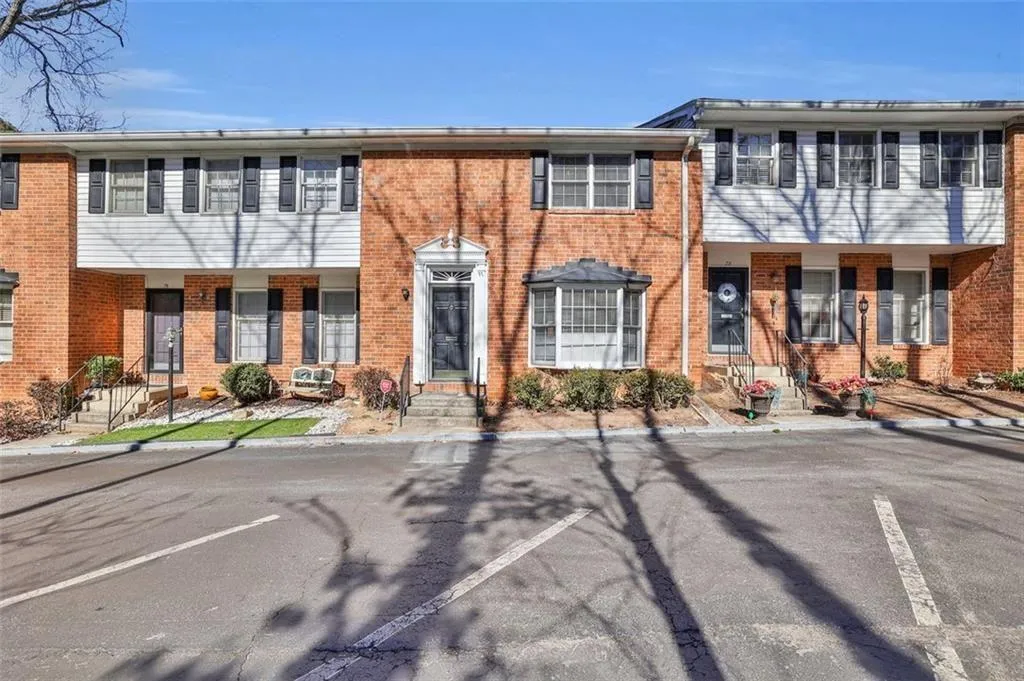 6520 Roswell Road Unit 77, Atlanta, Georgia 30328, 2 Bedrooms Bedrooms, ,1 BathroomBathrooms,Residential,Sold,6520 Roswell Road Unit 77,7429605