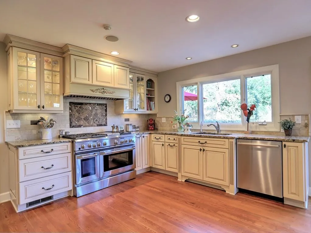 460 Wyncourtney Drive, Sandy Springs, Georgia 30328, 5 Bedrooms Bedrooms, ,4 BathroomsBathrooms,Residential,Sold,460 Wyncourtney Drive,6664424