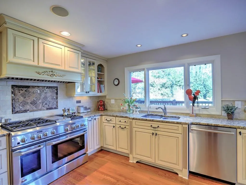 460 Wyncourtney Drive, Sandy Springs, Georgia 30328, 5 Bedrooms Bedrooms, ,4 BathroomsBathrooms,Residential,Sold,460 Wyncourtney Drive,6664424