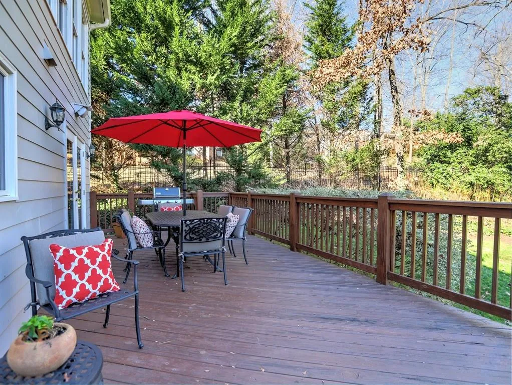 460 Wyncourtney Drive, Sandy Springs, Georgia 30328, 5 Bedrooms Bedrooms, ,4 BathroomsBathrooms,Residential,Sold,460 Wyncourtney Drive,6664424