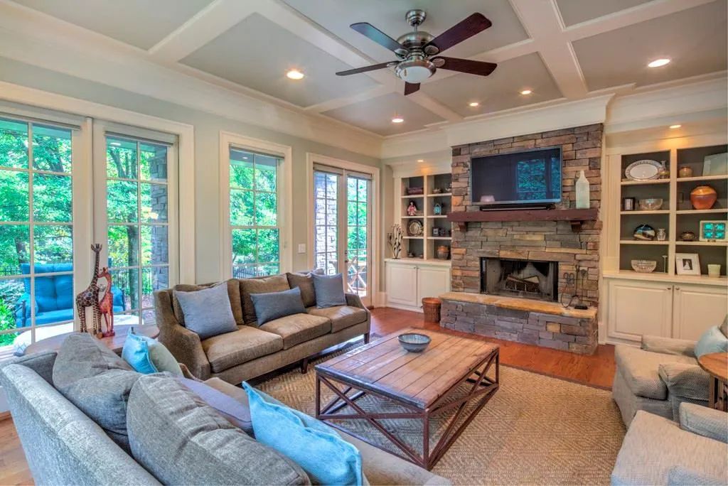209 Peachtree Way Ne, Atlanta, Georgia 30305, 5 Bedrooms Bedrooms, ,4 BathroomsBathrooms,Residential,Sold,209 Peachtree Way Ne,5861238