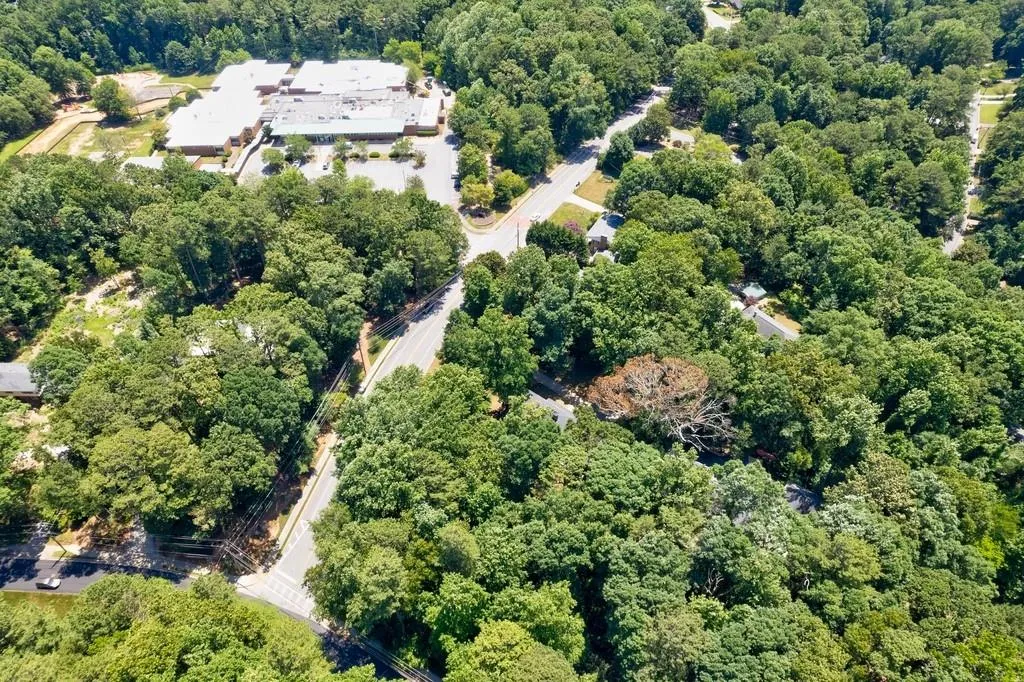 7135 Brandon Mill Road, Sandy Springs, Georgia 30328, 5 Bedrooms Bedrooms, ,4 BathroomsBathrooms,Residential,Sold,7135 Brandon Mill Road,7064847