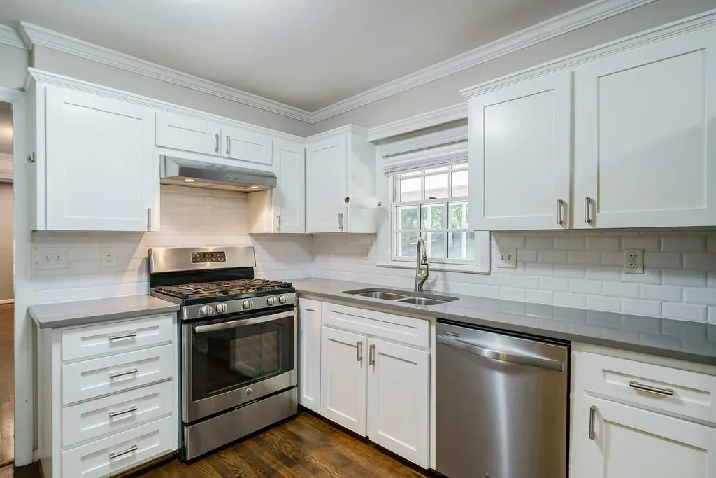 7135 Brandon Mill Road, Sandy Springs, Georgia 30328, 5 Bedrooms Bedrooms, ,4 BathroomsBathrooms,Residential,Sold,7135 Brandon Mill Road,7064847