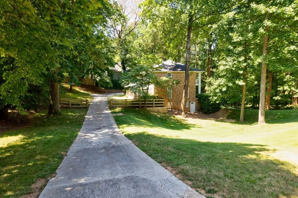 7135 Brandon Mill Road, Sandy Springs, Georgia 30328, 5 Bedrooms Bedrooms, ,4 BathroomsBathrooms,Residential,Sold,7135 Brandon Mill Road,7064847