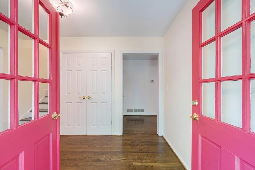 7135 Brandon Mill Road, Sandy Springs, Georgia 30328, 5 Bedrooms Bedrooms, ,4 BathroomsBathrooms,Residential,Sold,7135 Brandon Mill Road,7064847