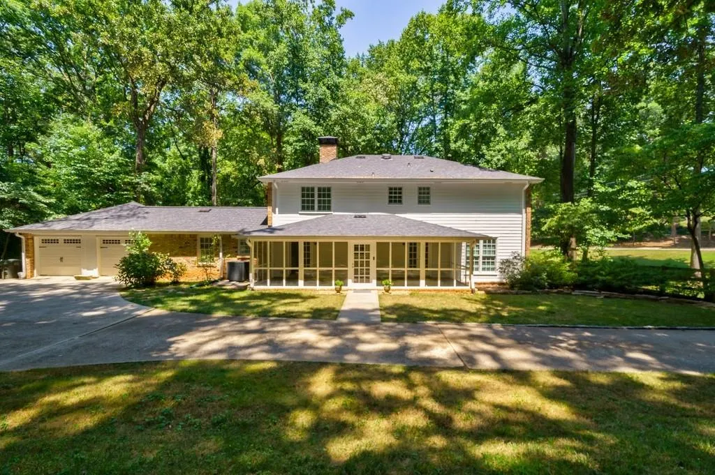 7135 Brandon Mill Road, Sandy Springs, Georgia 30328, 5 Bedrooms Bedrooms, ,4 BathroomsBathrooms,Residential,Sold,7135 Brandon Mill Road,7064847