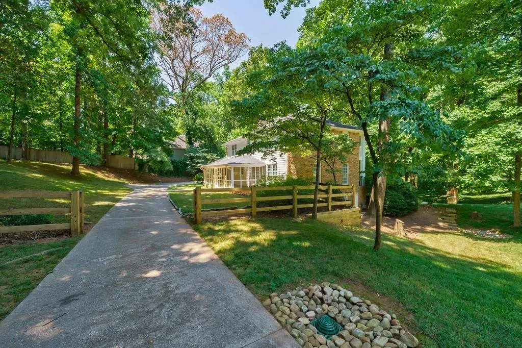 7135 Brandon Mill Road, Sandy Springs, Georgia 30328, 5 Bedrooms Bedrooms, ,4 BathroomsBathrooms,Residential,Sold,7135 Brandon Mill Road,7064847