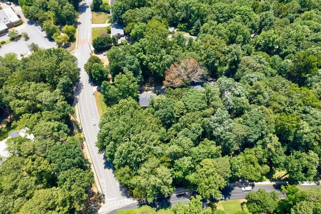 7135 Brandon Mill Road, Sandy Springs, Georgia 30328, 5 Bedrooms Bedrooms, ,4 BathroomsBathrooms,Residential,Sold,7135 Brandon Mill Road,7064847