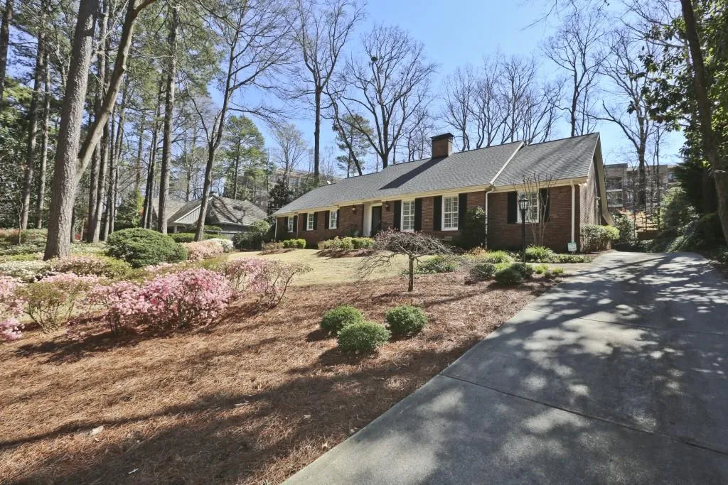 3325 Valley Road Nw, Atlanta, Georgia 30305, 4 Bedrooms Bedrooms, ,3 BathroomsBathrooms,Residential,Sold,3325 Valley Road Nw,5819338