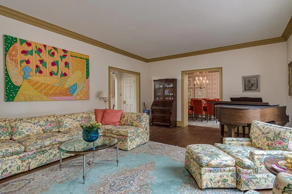 6465 Riverside Drive, Sandy Springs, Georgia 30328, 5 Bedrooms Bedrooms, ,4 BathroomsBathrooms,Residential,Sold,6465 Riverside Drive,6762279