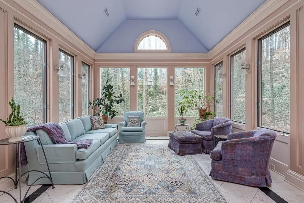 6465 Riverside Drive, Sandy Springs, Georgia 30328, 5 Bedrooms Bedrooms, ,4 BathroomsBathrooms,Residential,Sold,6465 Riverside Drive,6762279