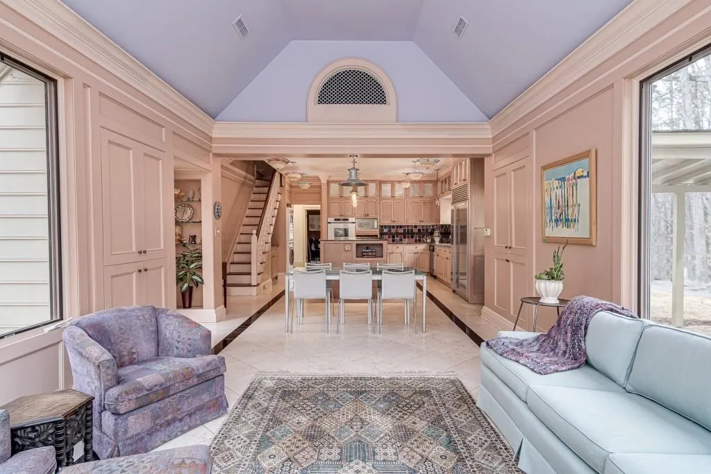 6465 Riverside Drive, Sandy Springs, Georgia 30328, 5 Bedrooms Bedrooms, ,4 BathroomsBathrooms,Residential,Sold,6465 Riverside Drive,6762279