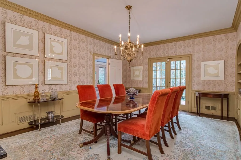 6465 Riverside Drive, Sandy Springs, Georgia 30328, 5 Bedrooms Bedrooms, ,4 BathroomsBathrooms,Residential,Sold,6465 Riverside Drive,6762279