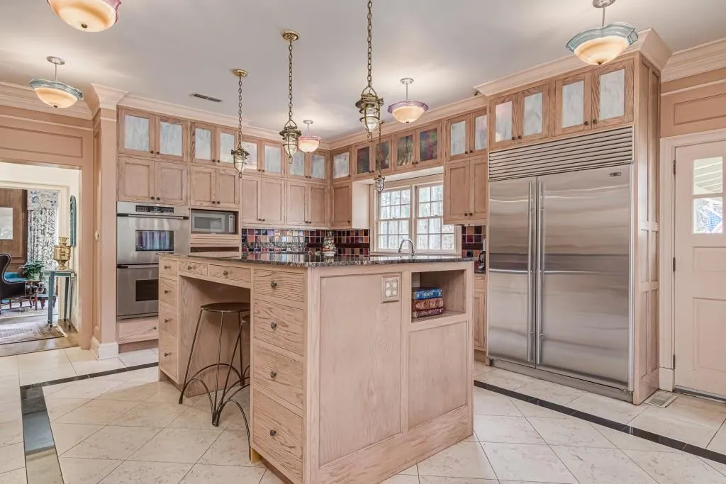 6465 Riverside Drive, Sandy Springs, Georgia 30328, 5 Bedrooms Bedrooms, ,4 BathroomsBathrooms,Residential,Sold,6465 Riverside Drive,6762279