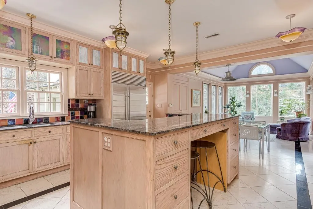 6465 Riverside Drive, Sandy Springs, Georgia 30328, 5 Bedrooms Bedrooms, ,4 BathroomsBathrooms,Residential,Sold,6465 Riverside Drive,6762279