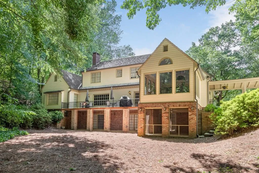 6465 Riverside Drive, Sandy Springs, Georgia 30328, 5 Bedrooms Bedrooms, ,4 BathroomsBathrooms,Residential,Sold,6465 Riverside Drive,6762279