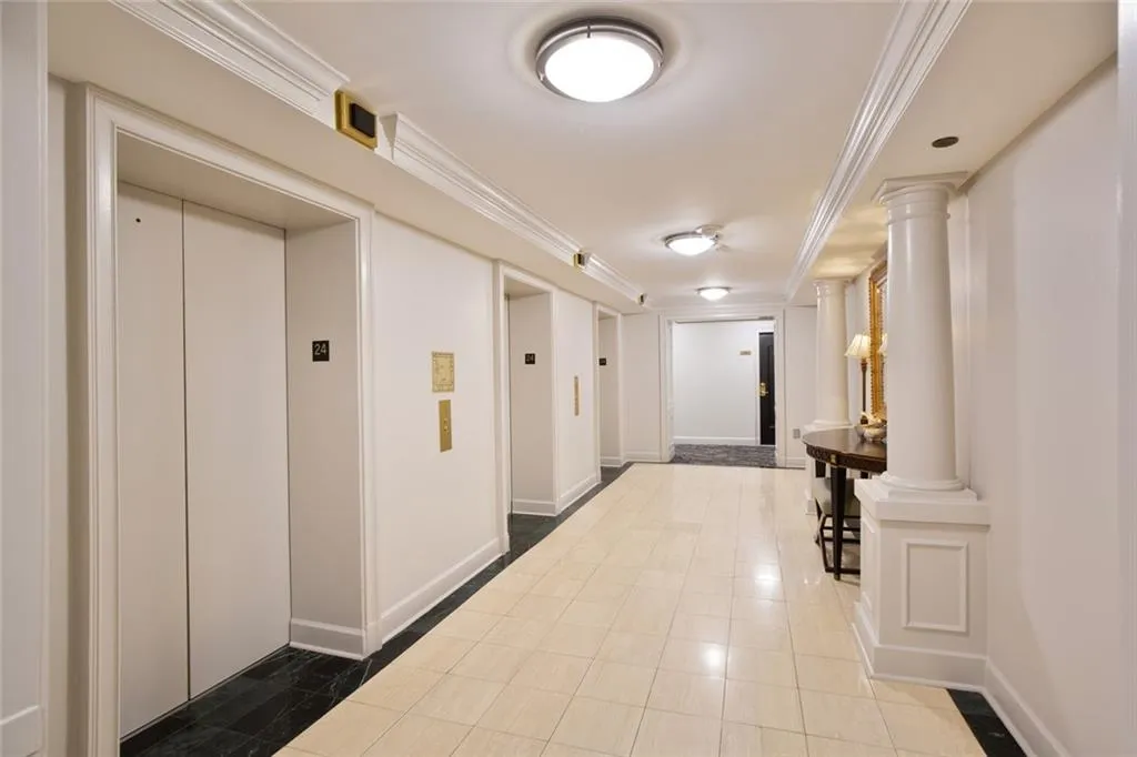 2870 Pharr Court South Nw Unit 2403, Atlanta, Georgia 30305, 1 Bedroom Bedrooms, 0 ,1 BathroomBathrooms,Residential,For Sale,2870 Pharr Court South Nw Unit 2403,7842410