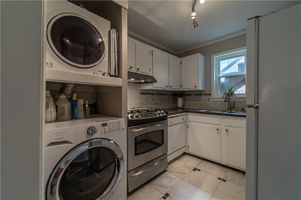 5606 Kingsport Drive Unit 13, Sandy Springs, Georgia 30342, 2 Bedrooms Bedrooms, ,1 BathroomBathrooms,Residential,Sold,5606 Kingsport Drive Unit 13,6749720