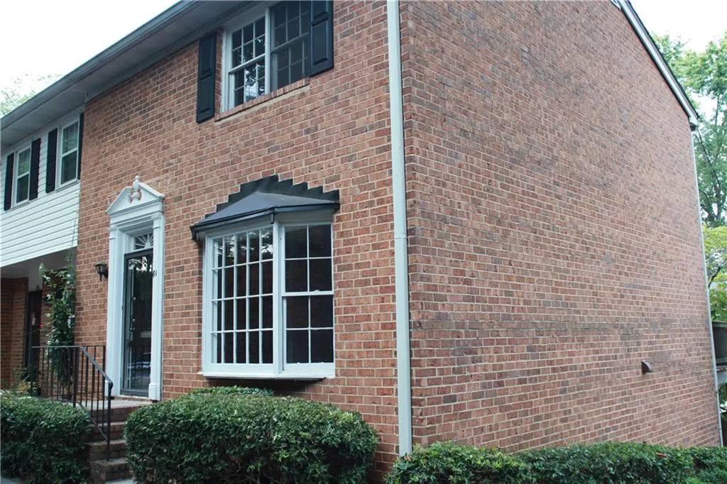 6520 Roswell Road Ne Unit 81, Sandy Springs, Georgia 30328, 2 Bedrooms Bedrooms, ,1 BathroomBathrooms,Residential,Sold,6520 Roswell Road Ne Unit 81,6619877