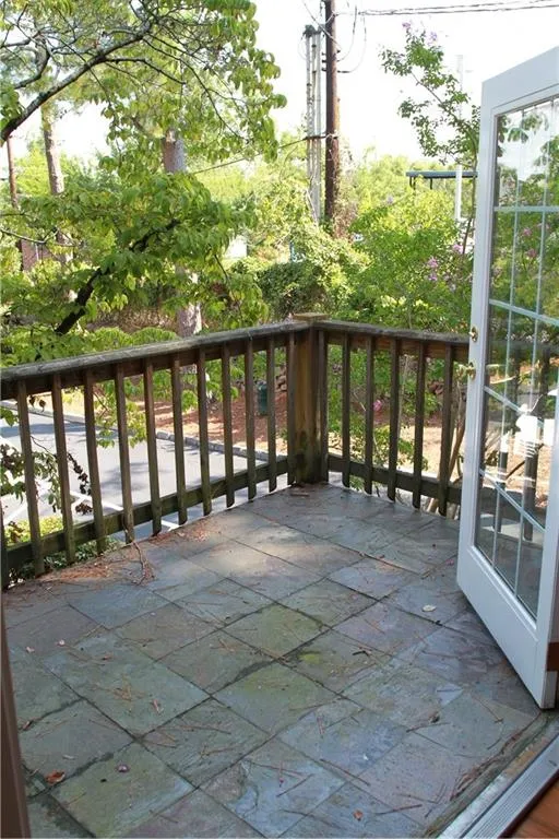 6520 Roswell Road Ne Unit 81, Sandy Springs, Georgia 30328, 2 Bedrooms Bedrooms, ,1 BathroomBathrooms,Residential,Sold,6520 Roswell Road Ne Unit 81,6619877